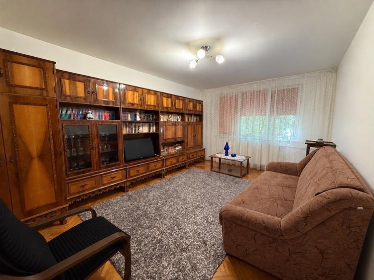 Apartament cu 3 camere decomandat, mobilat în Brâncoveanu