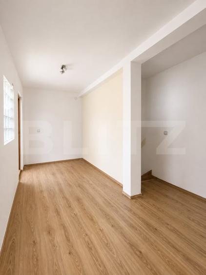 Apartament cu 4 camere decomandat în Central