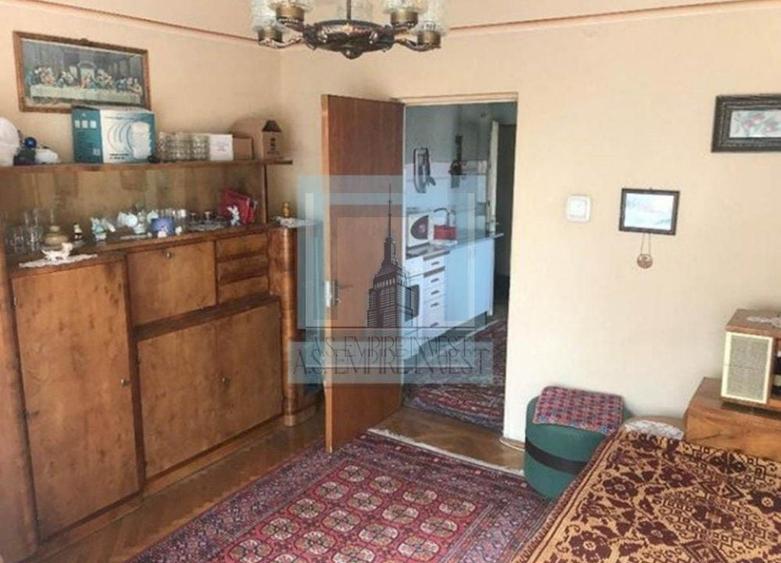 Apartament cu 4 camere decomandat în Aurel Vlaicu