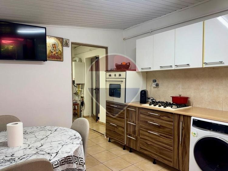 Casă individuală cu 4 camere cu Teren 658 Mp în Domnești