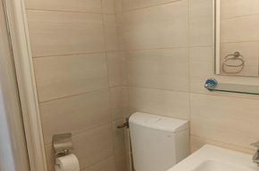 Apartament cu 2 camere semidecomandat în P-ța Victoriei