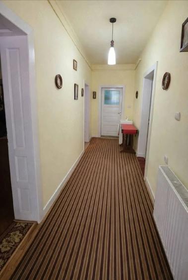 Casă cu 3 camere cu Teren 540 Mp în Central