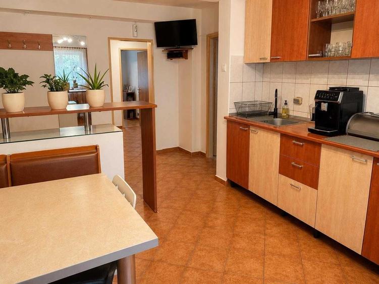 Apartament cu 3 camere decomandat în 13 Septembrie
