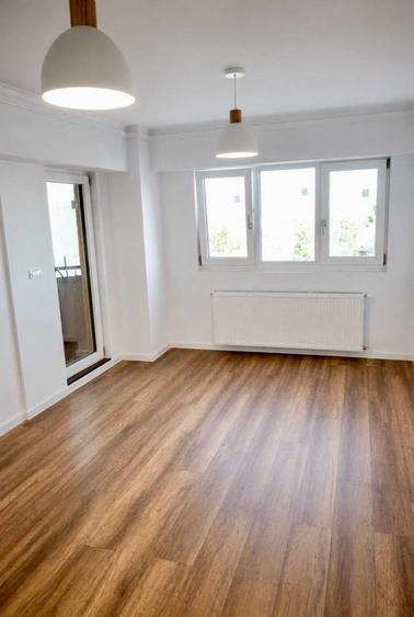Apartament cu 4 camere decomandat în Șagului