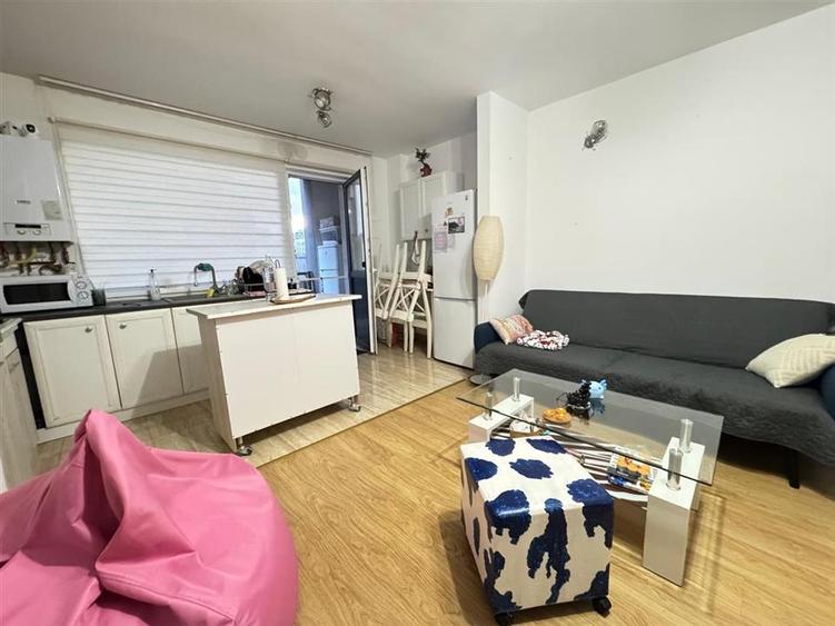 Apartament cu 2 camere semidecomandat, mobilat în Exterior Sud