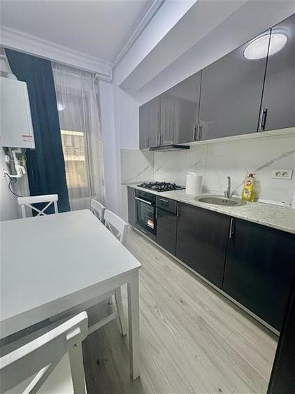 Apartament cu 2 camere decomandat, mobilat în Tomis Plus