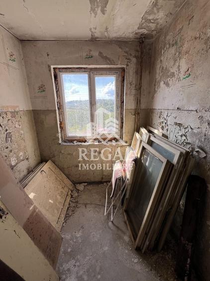 Apartament cu 4 camere circular în Ghelari