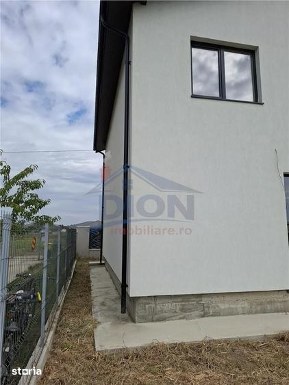 Casă cu 3 camere cu Teren 330 Mp în Domnești
