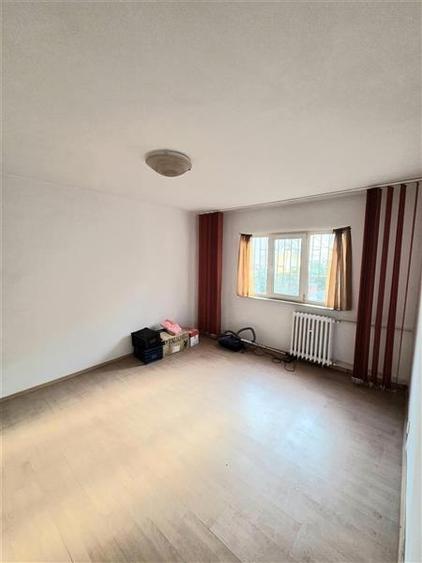 Apartament cu 3 camere decomandat în Inel II