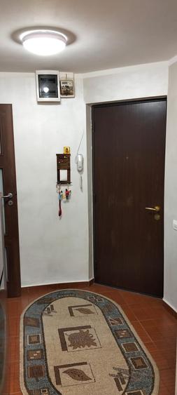 Apartament cu 3 camere decomandat, mobilat în Basarabia