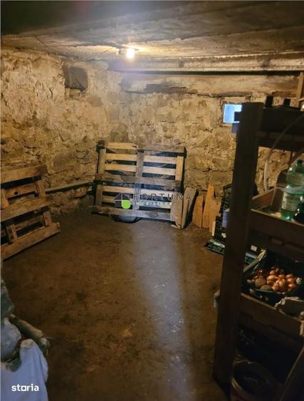 Casă cu 3 camere cu Teren 478 Mp în Central