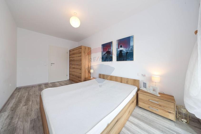 Apartament cu 2 camere decomandat, mobilat în Tractorul
