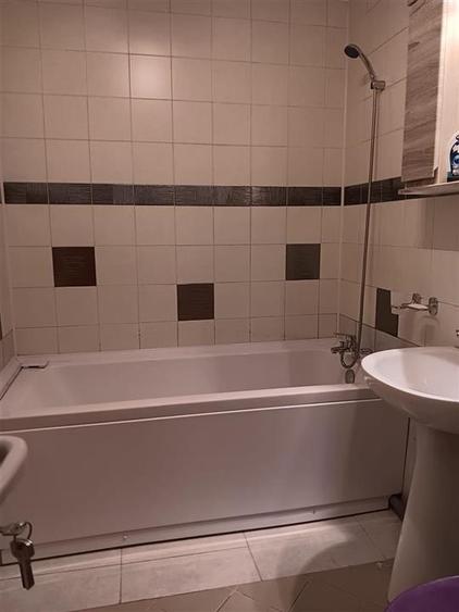 Apartament cu 3 camere decomandat, mobilat în Frumoasa