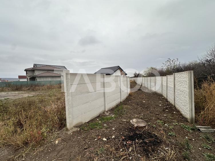 Casă individuală cu 3 camere cu Canalizare în Cristian