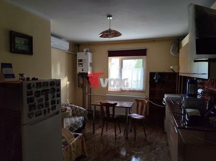 Casă individuală cu 9 camere cu Canalizare în Telegrafului