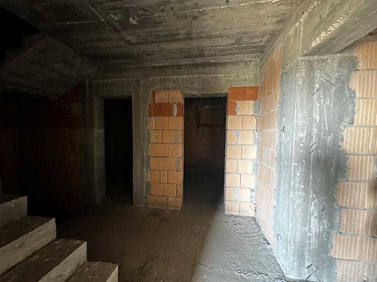 Casă cu 4 camere în Corbeanca