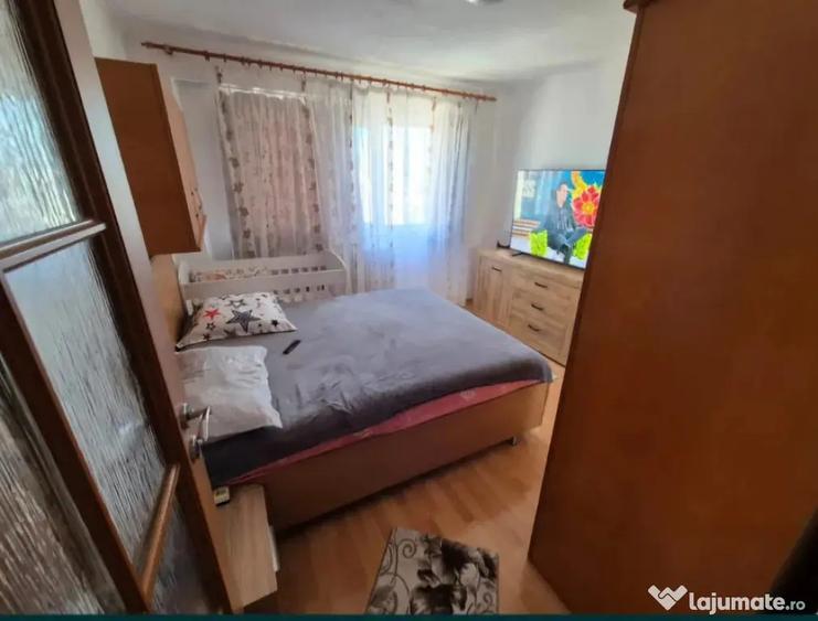 Apartament cu 4 camere decomandat în Viziru 3