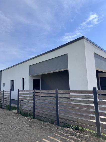 Casă cu 3 camere în Ciolpani