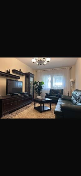 Apartament cu 3 camere decomandat în Răcădău