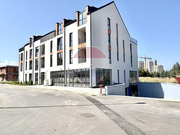 Spațiu comercial, de 185 mp, în Tractorul