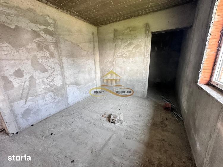 Casă cu 3 camere cu Teren 370 Mp în Săucești
