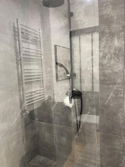 Apartament cu 2 camere semidecomandat, mobilat în Soarelui