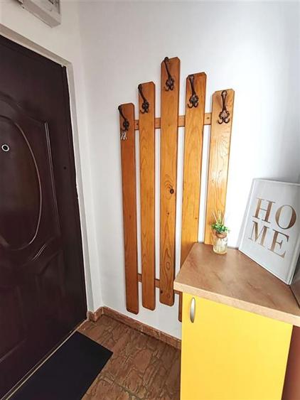 Apartament cu 2 camere semidecomandat în Florilor