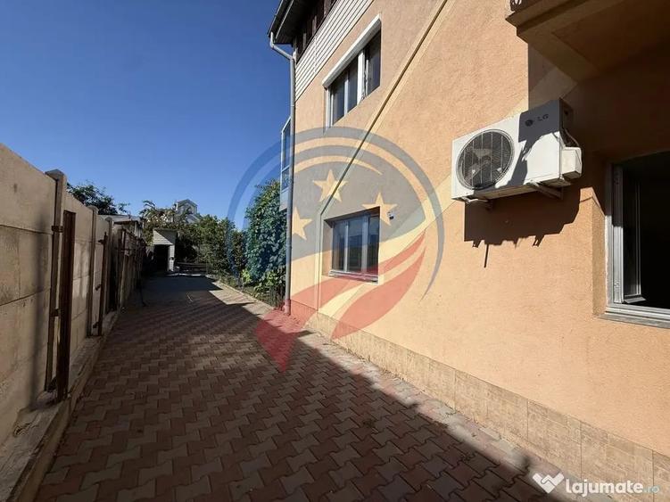 Casă cu 7 camere cu Teren 372 Mp în Central