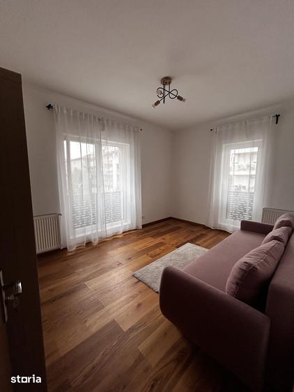 Apartament cu 3 camere în Apărătorii Patriei