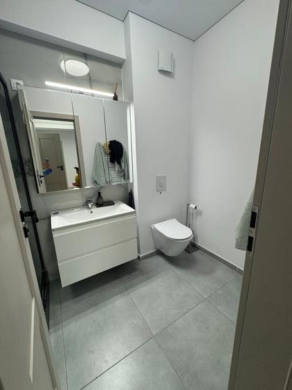 Apartament cu 3 camere decomandat în Sârbi