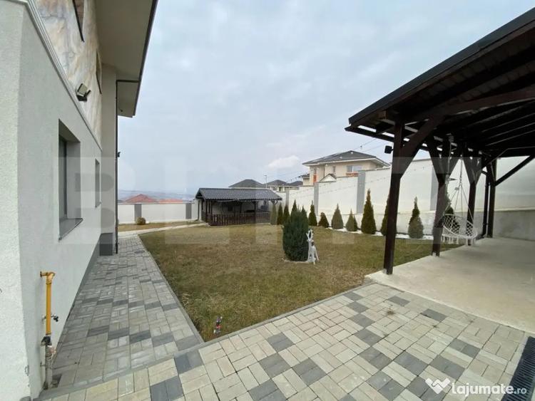 Casă cu 5 camere cu Teren 649 Mp în Someșeni