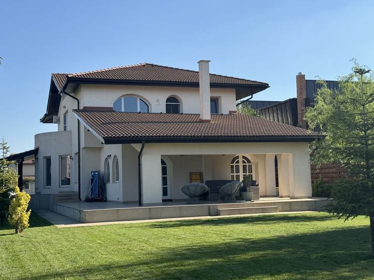 Vila individuala, teren 1050 mp si vedere spre lac, gated comunity - 2