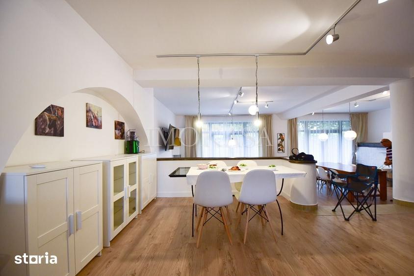 Vila 7 camere , suprafata de 270 mp gradina si gazraj, zona Strand - 1