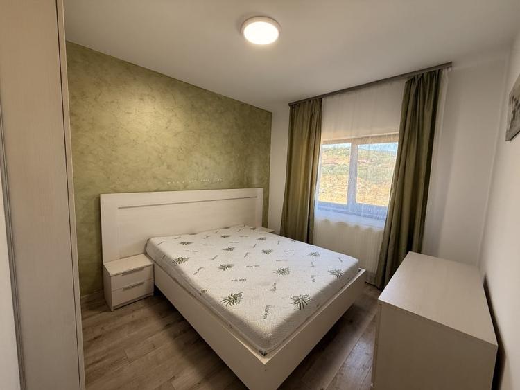 Apartament cu 3 camere decomandat, mobilat în Cetate