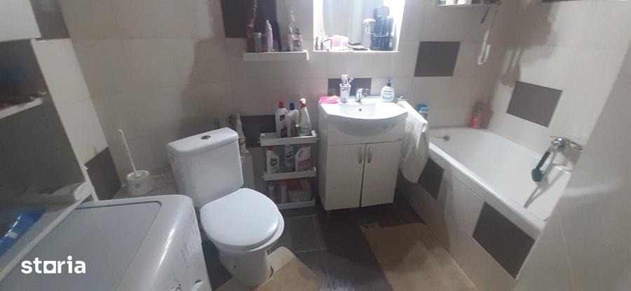 Apartament cu 4 camere decomandat în Traian