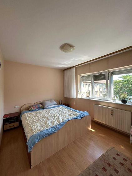 Apartament cu 3 camere decomandat în Iosia