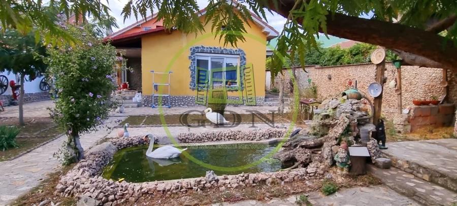 Casă individuală cu 4 camere cu Piscina în Bariera Vâlcii