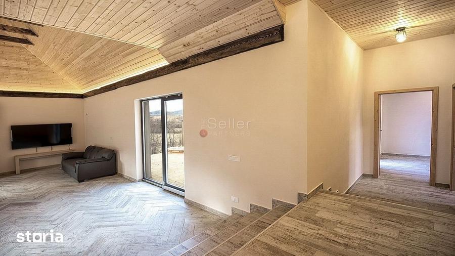 Casă cu 3 camere cu Teren 3000 Mp în Tohănița