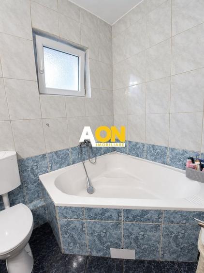 Apartament cu 4 camere decomandat, mobilat în Cetate