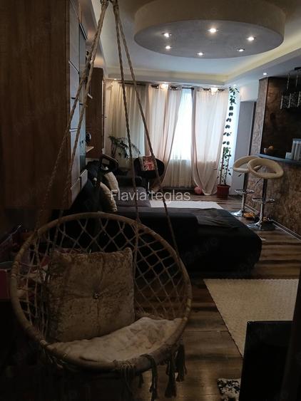 Se vinde apartament cu 4 camere modificat modern gata de mutat