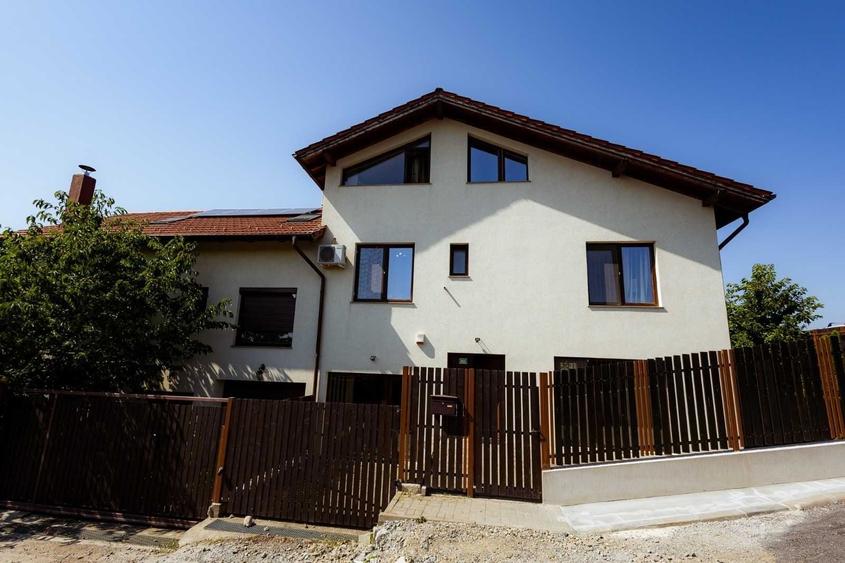Casă cu 4 camere în Exterior Vest