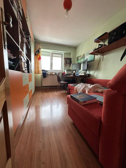 Apartament cu 3 camere decomandat, mobilat în Călărași