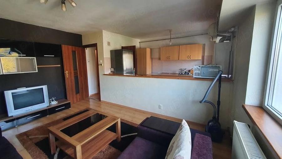 Apartament cu 3 camere decomandat în Păcurari
