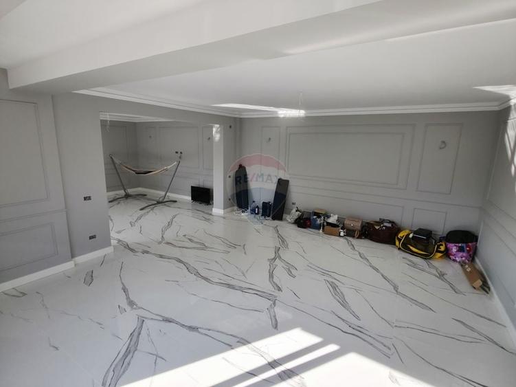 Apartament cu 5 camere de vânzare în zona Precista - 31
