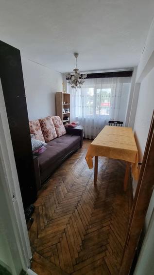 Apartament cu 3 camere decomandat în Exterior Vest