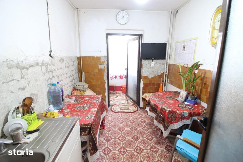 Apartament cu 3 camere decomandat în Micro 17