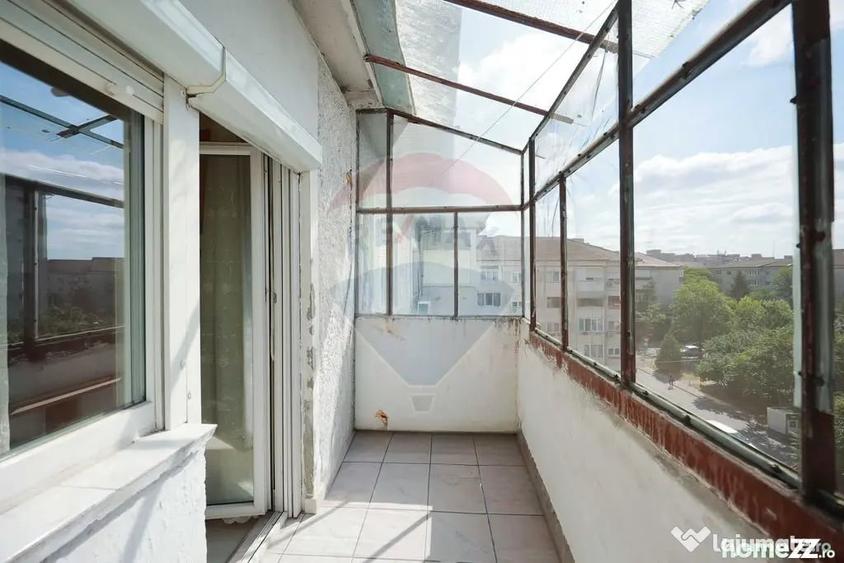 Apartament cu 3 camere decomandat în Dacia