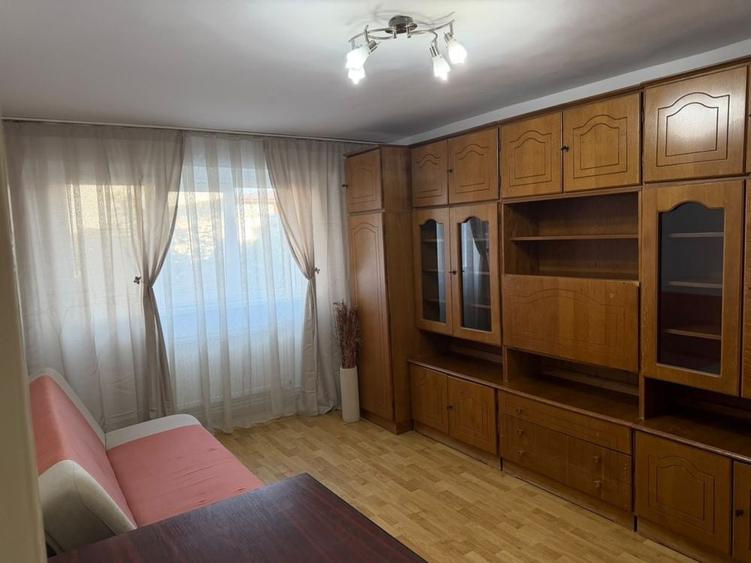 Garsonieră decomandată în Central