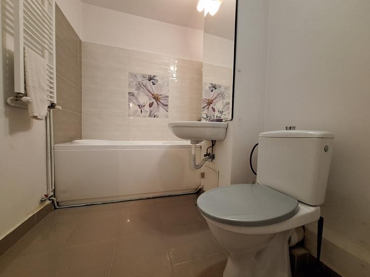 Apartament cu 3 camere decomandat în Dorobanților