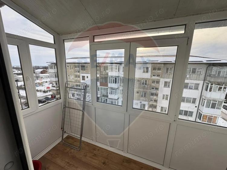 Apartament cu 2 camere semidecomandat, mobilat în Florești